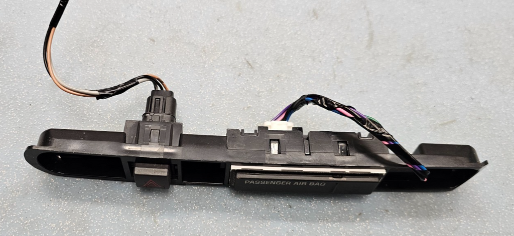 🔥06-24 Acadia Savana Sierra Hazard Light Control Switch Restraint Module PANEL