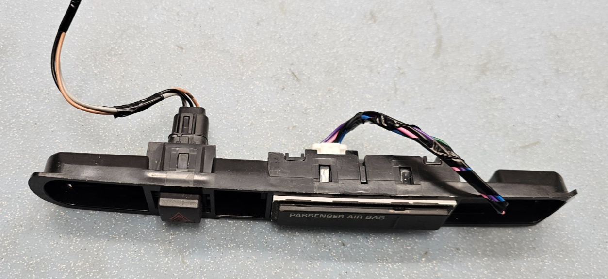 🔥06-24 Acadia Savana Sierra Hazard Light Control Switch Restraint Module PANEL