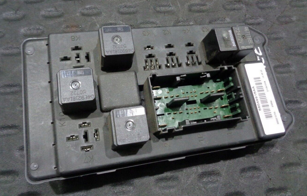 🔥2007 Commander Grand Cherokee Relay Fuse Box Body Control Module Junction Unit