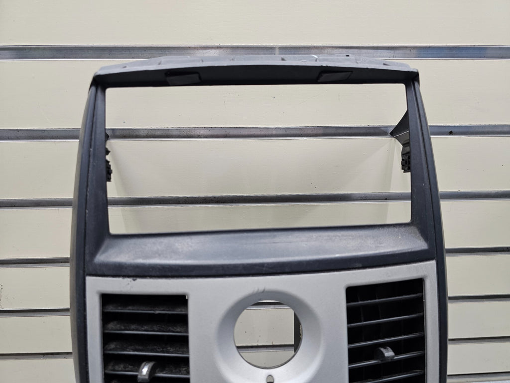 08-10 Grand Caravan Town Country Dash AM FM Radio Stereo Trim Bezel Panel SILVER