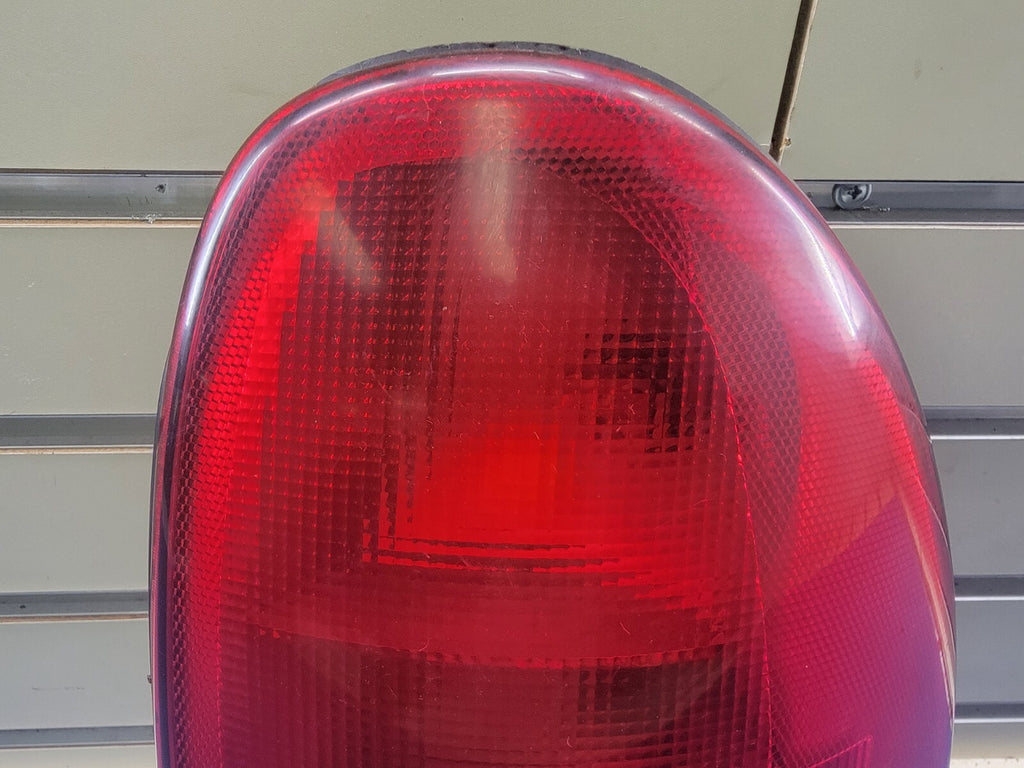 🔥1998-2003 Dodge Durango Tail Light Lens and Housing RIGHT