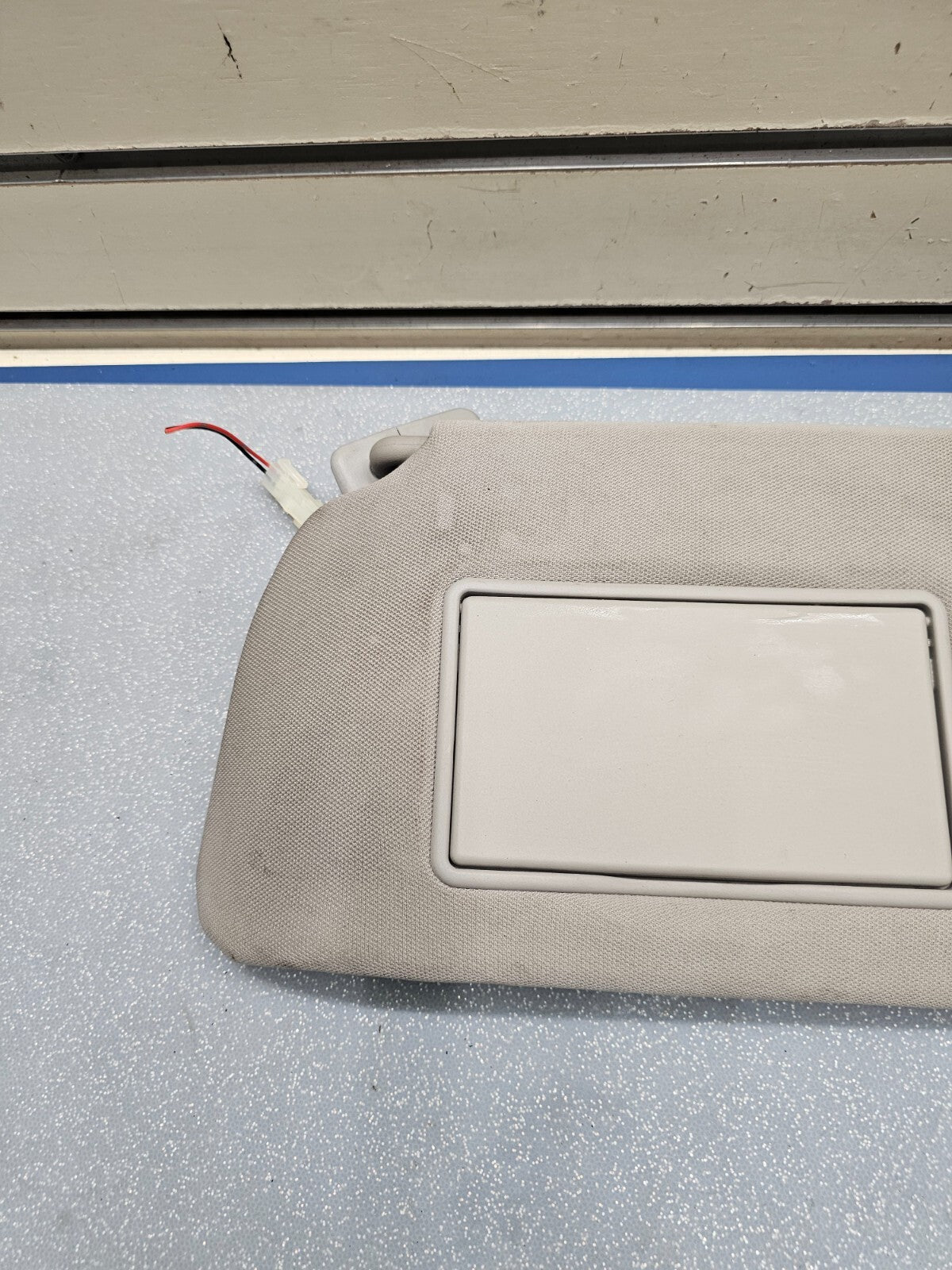 🔥05-12 Nissan Xterra Frontier Pathfinder Sun Visor driver side (gray-lighted)