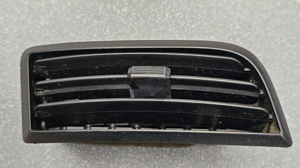 🔥08-11 FORD FOCUS DASH RIGHT PASSSENGER AIR VENT A/C AC HEATER PANEL BLACK