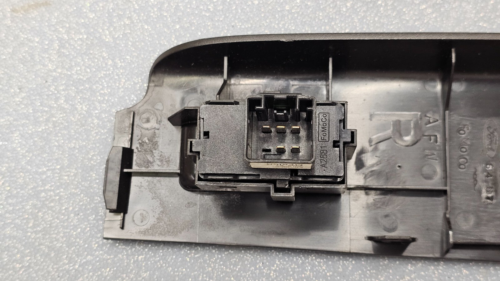 08-12 Escape Focus Front Right Passenger Door Power Window Switch Assembly Black