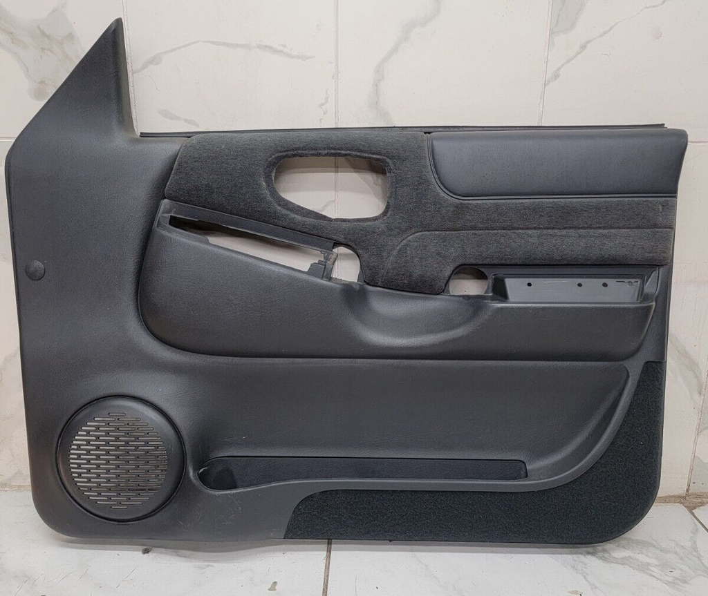 98-04 Chevy Blazer Jimmy S-10 GMC Sonoma Front Door Panels AUTO OEM RIGHT GRAY