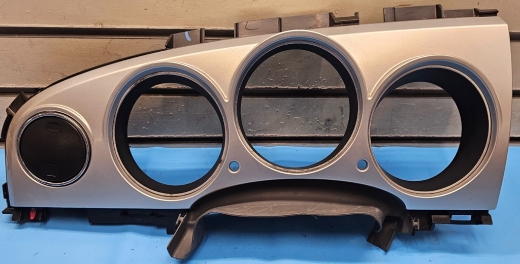 🔥01 -05 CHRYSLER PT CRUISER DASH INSTRUMENT SPEEDOMETER CLUSTER BEZEL SILVER