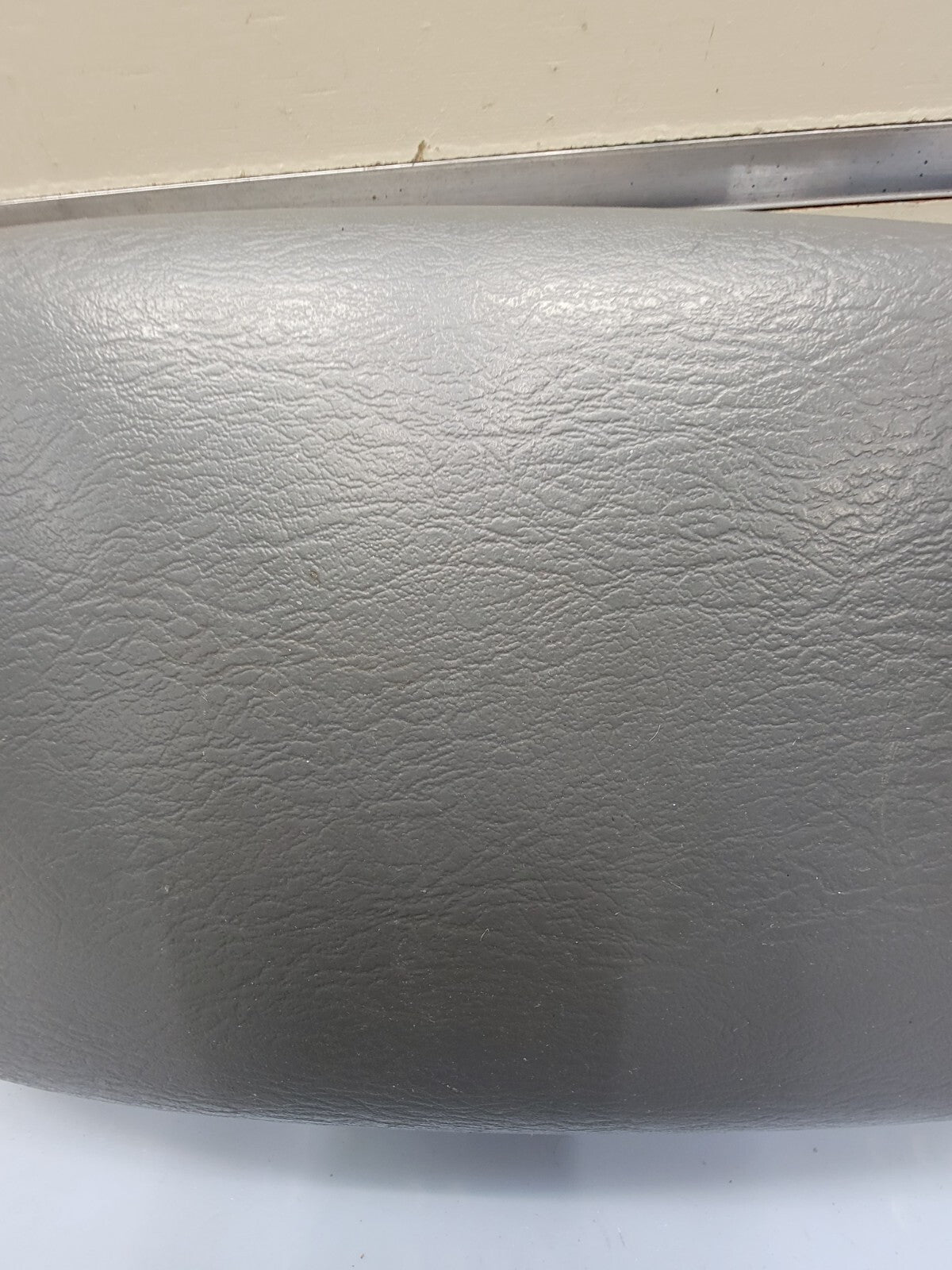 🔥2002-2007 Jeep Liberty Center Console Arm Rest Lid DARK GRAY OEM