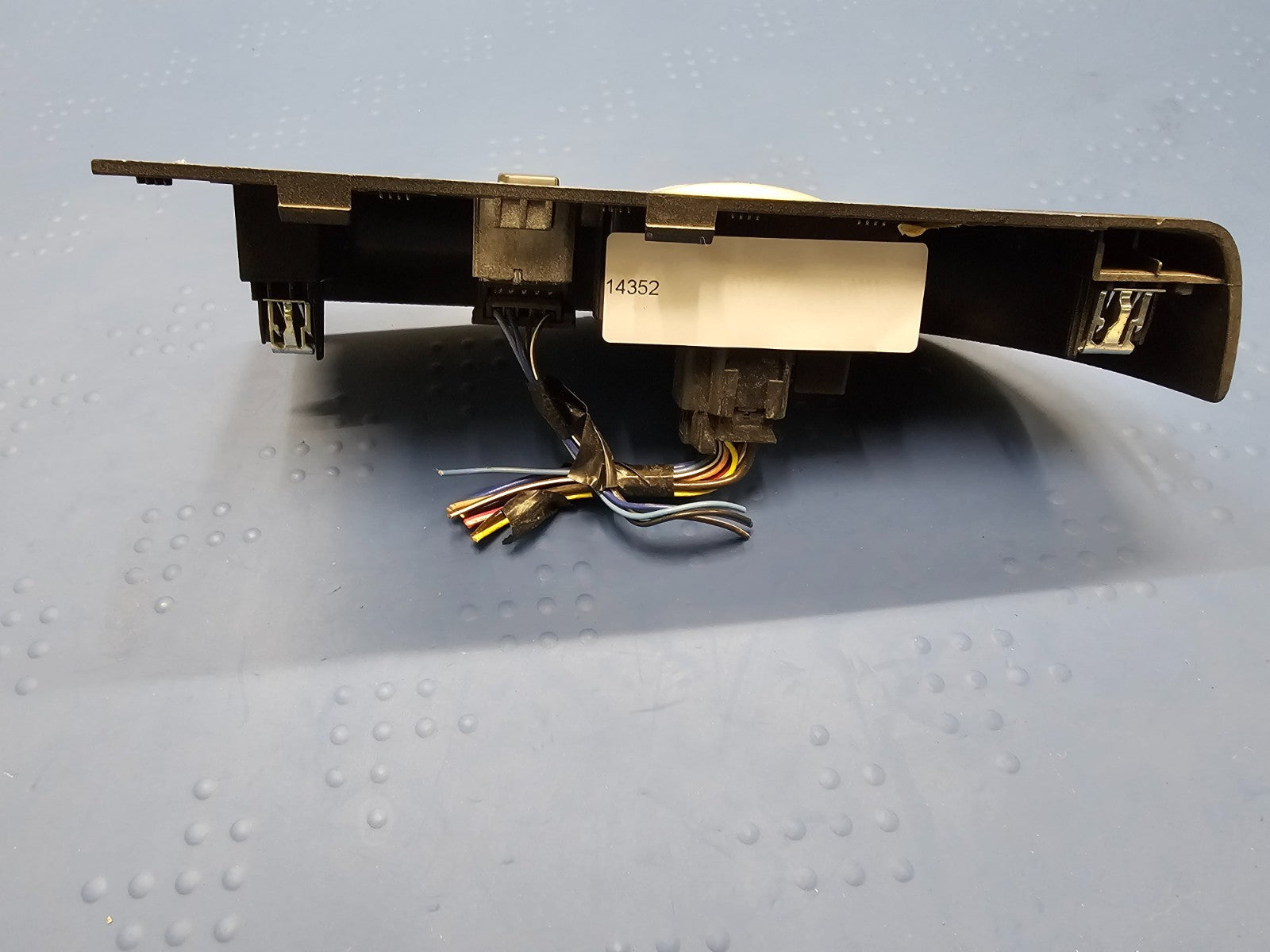 07-10 CHEVY SILVERADO GMC PASSENGER RIGHT POWER WINDOW SWITCH TAN/BLACK WS47