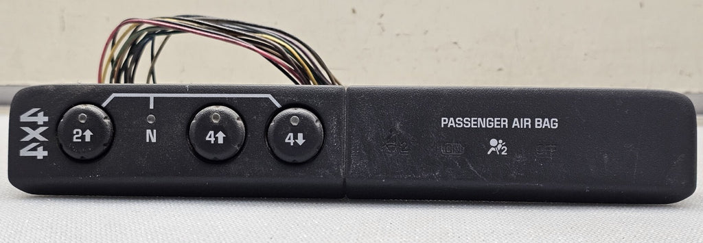 🔥04-12 Chevy Colorado GMC Canyon 4x4 4WD Switch Radio Bezel Dash Trim Panel OEM