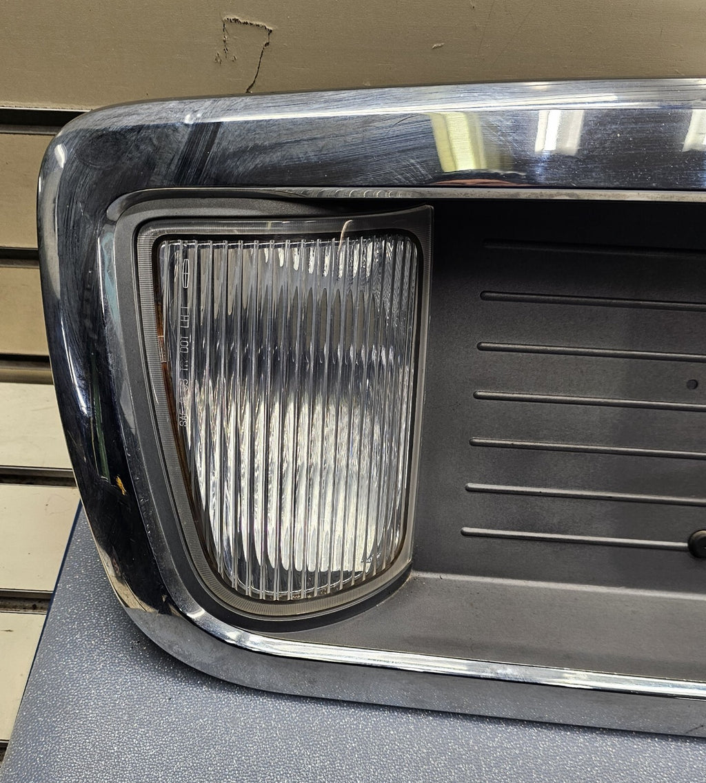 🔥2003-2011 LINCOLN TOWN CAR REAR LICENCE PLATE BRACKET BACK UP LIGHT ASSEMBLY