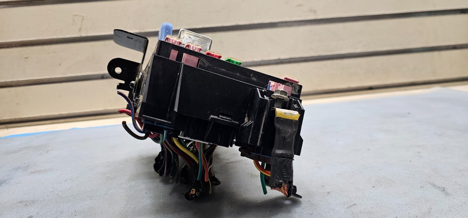 🔥05-07 FORD F250 F350 SUPERDUTY FUSE JUNCTION RELAY MODULE  BOX INTEGRATED