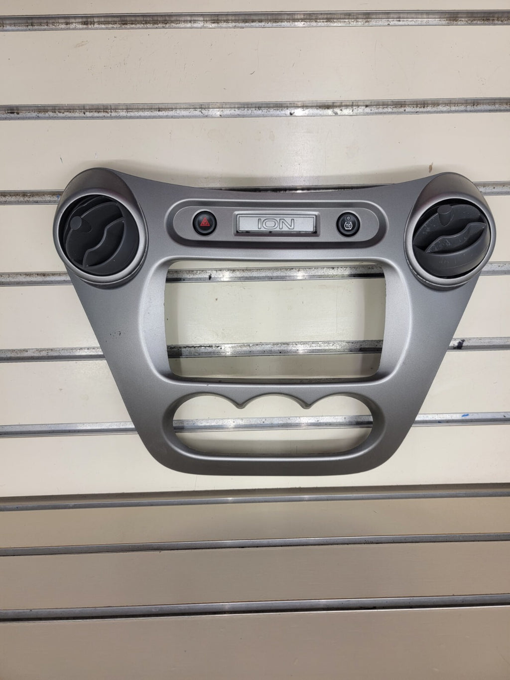 🔥2003-2007 Saturn Ion Radio AC Climate Control Bezel Vents silver