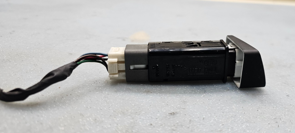 🔥2000-2006 Hyundai Santa Fe Rear Defrost Switch Button OEM BLACK