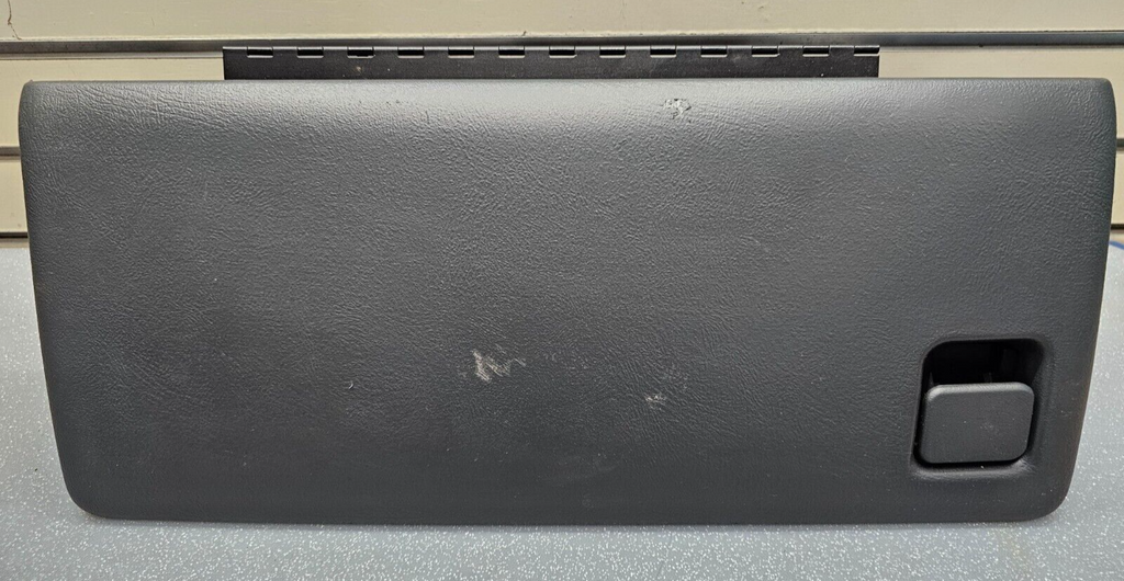 99-06 SILVERADO SIERRA Dash GLOVE BOX Storage Compartment Assembly DK GRAY G3