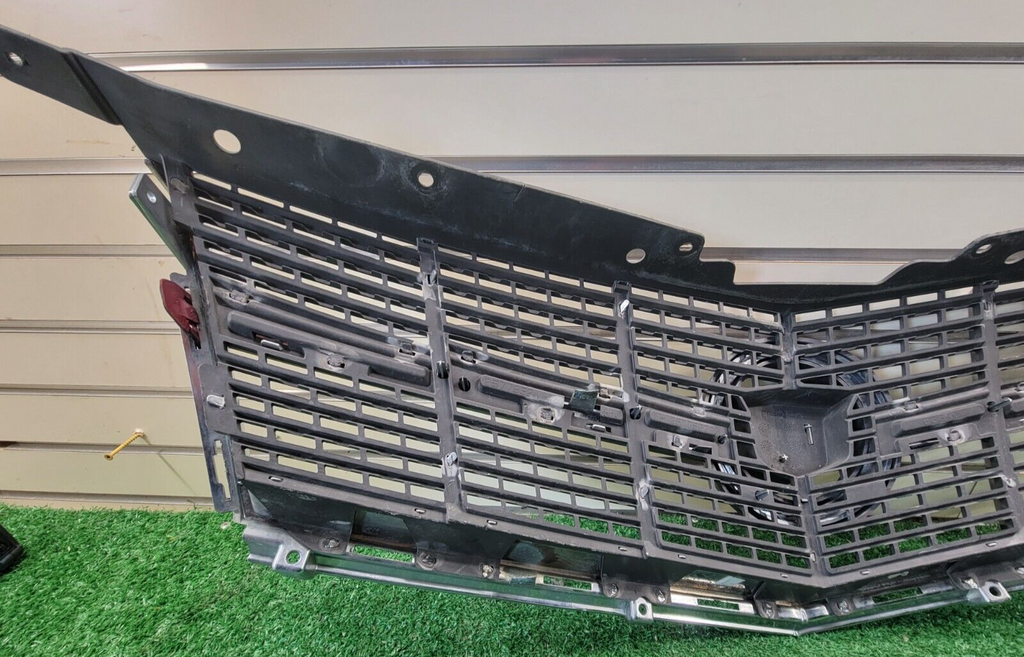 🔥2010-2012 CADILLAC SRX GRILLE WITH EMBLEM ASSEMBLY CHROME OEM