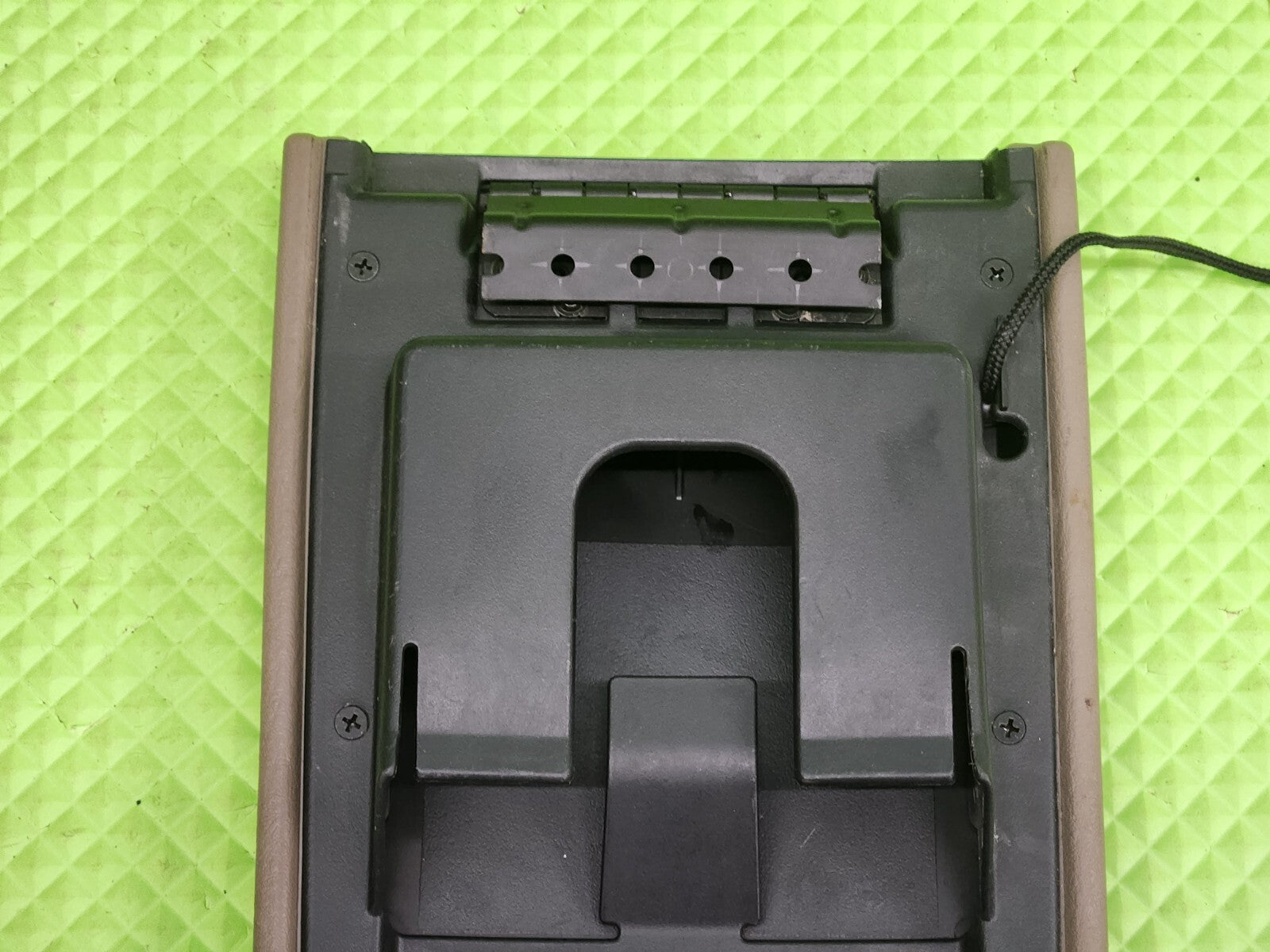 2002-2005 FORD EXPLORER Mercury Mountaineer Armrest Assembly Dark Gray