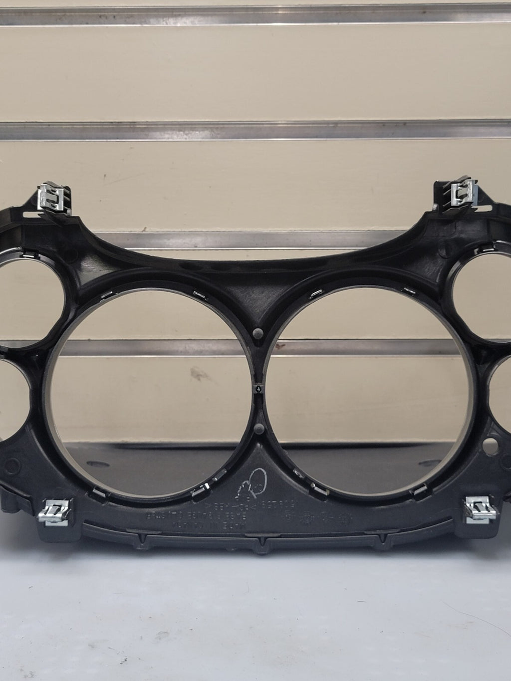 07-13 CHEVY SILVERADO DASH SPEEDOMETER INSTRUMENT GAUGE CLUSTER BEZEL TRIM B C21