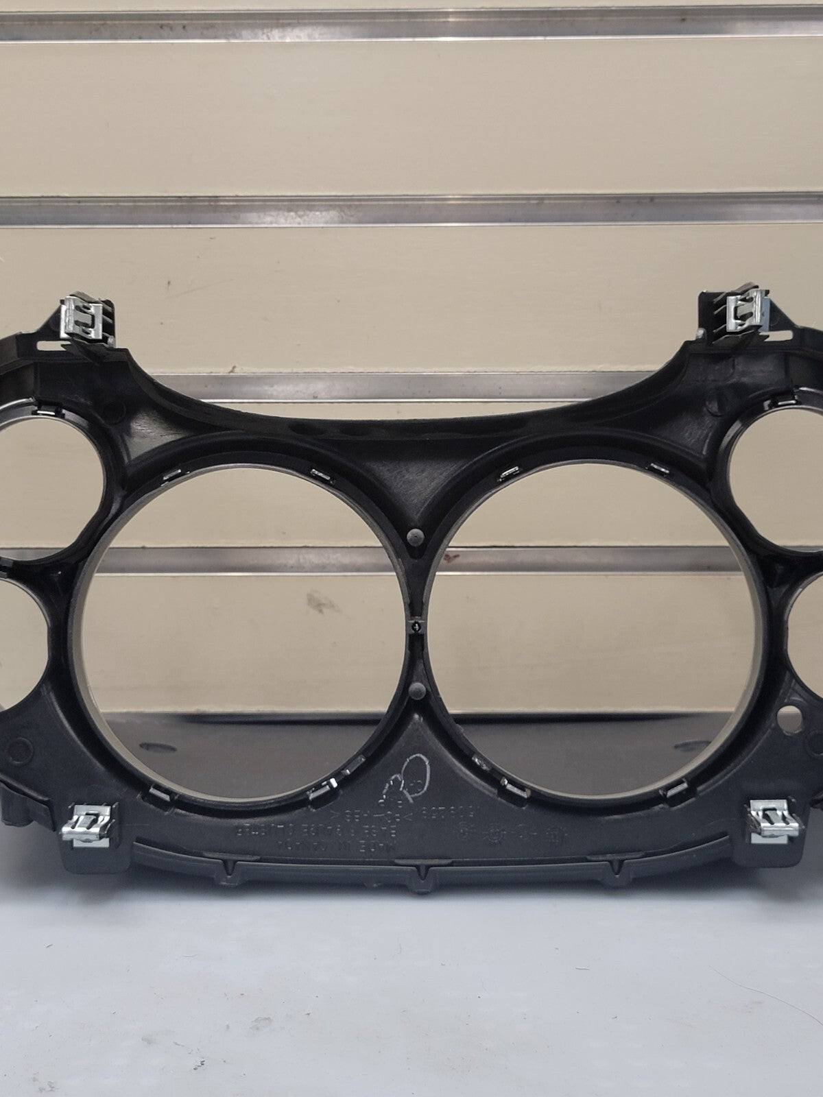 07-13 CHEVY SILVERADO DASH SPEEDOMETER INSTRUMENT GAUGE CLUSTER BEZEL TRIM B C21
