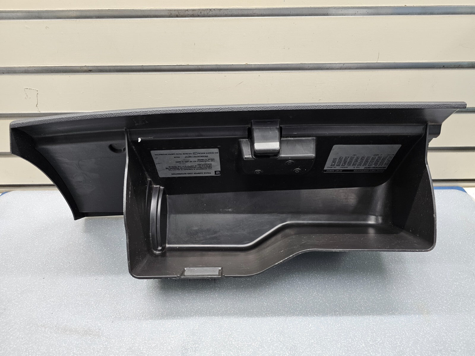 07-14 Silverado SIERRA Dash UPPER GLOVE BOX Storage Compartment Door Black G4