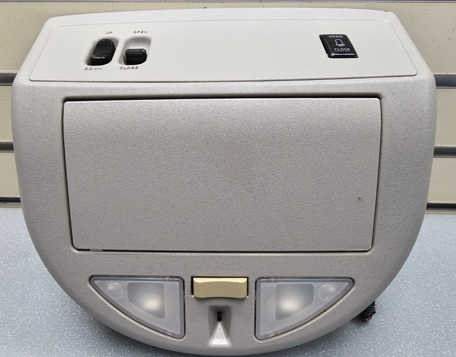 🔥04-12 Armada TITAN QX56 Overhead Console Dome Light Lamp Sun Roof Storage Gray