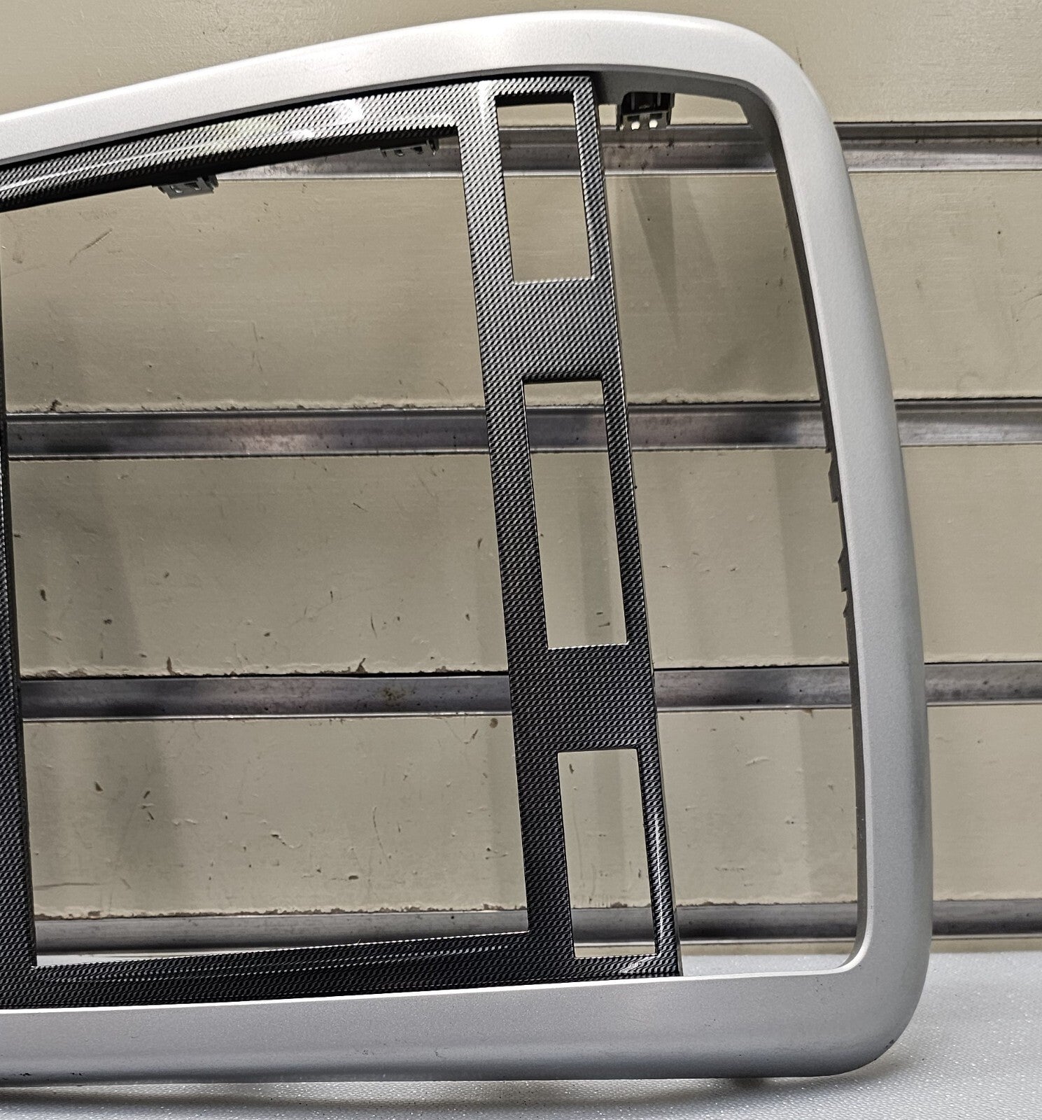 🔥07-09 Equinox Center Dash Radio Stereo Bezel Trim Instrument Panel SILVER B43