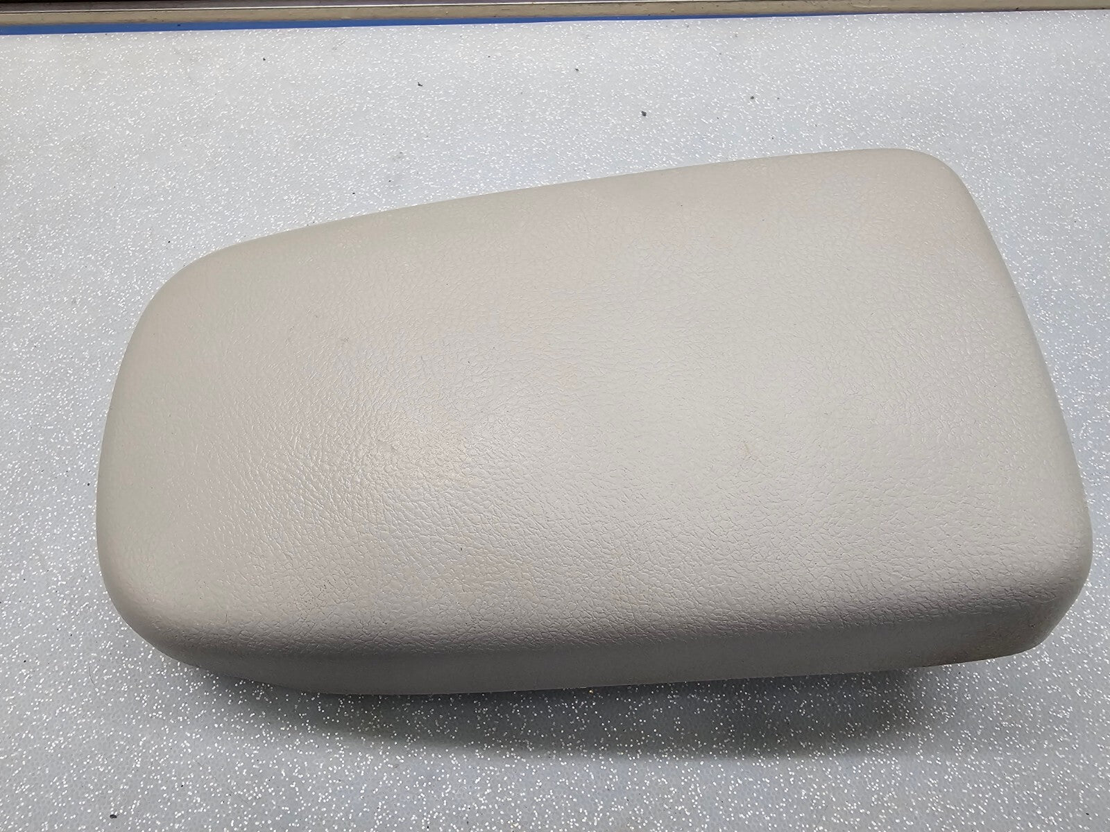 🔥09-13 COROLLA FRONT CENTER CONSOLE ARM REST LID TOP PAD COVER ASSEMBLY LT GRAY