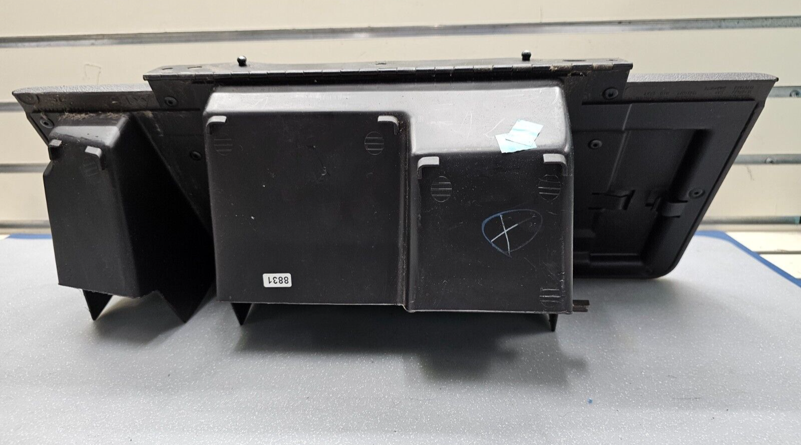 99-06 SILVERADO SIERRA Dash GLOVE BOX Storage Compartment Assembly Black G3
