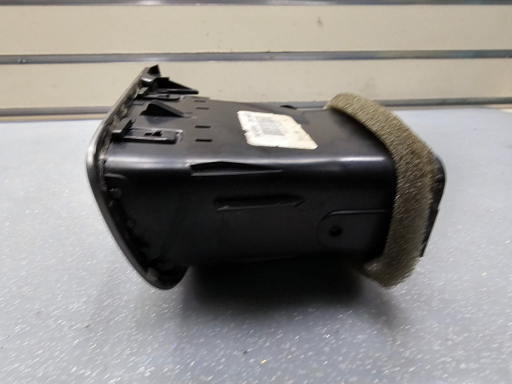 🔥2007 - 2014 Chevrolet Tahoe Front Left Driver Dashboard Air Vent OEM