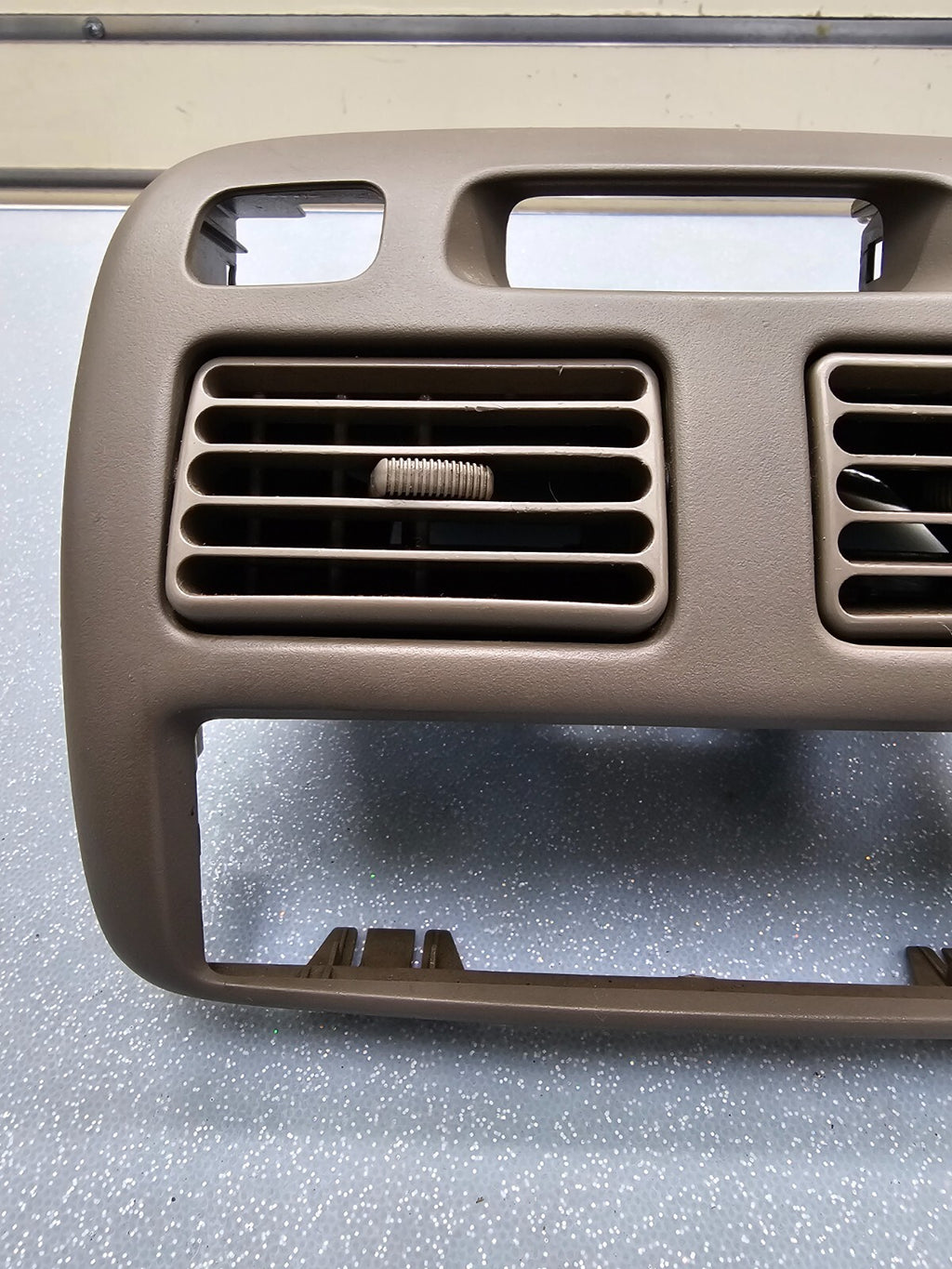 🔥98-02 Toyota Corolla Center Dash AC Air Vent Grille Radio Bezel Trim Panel B34