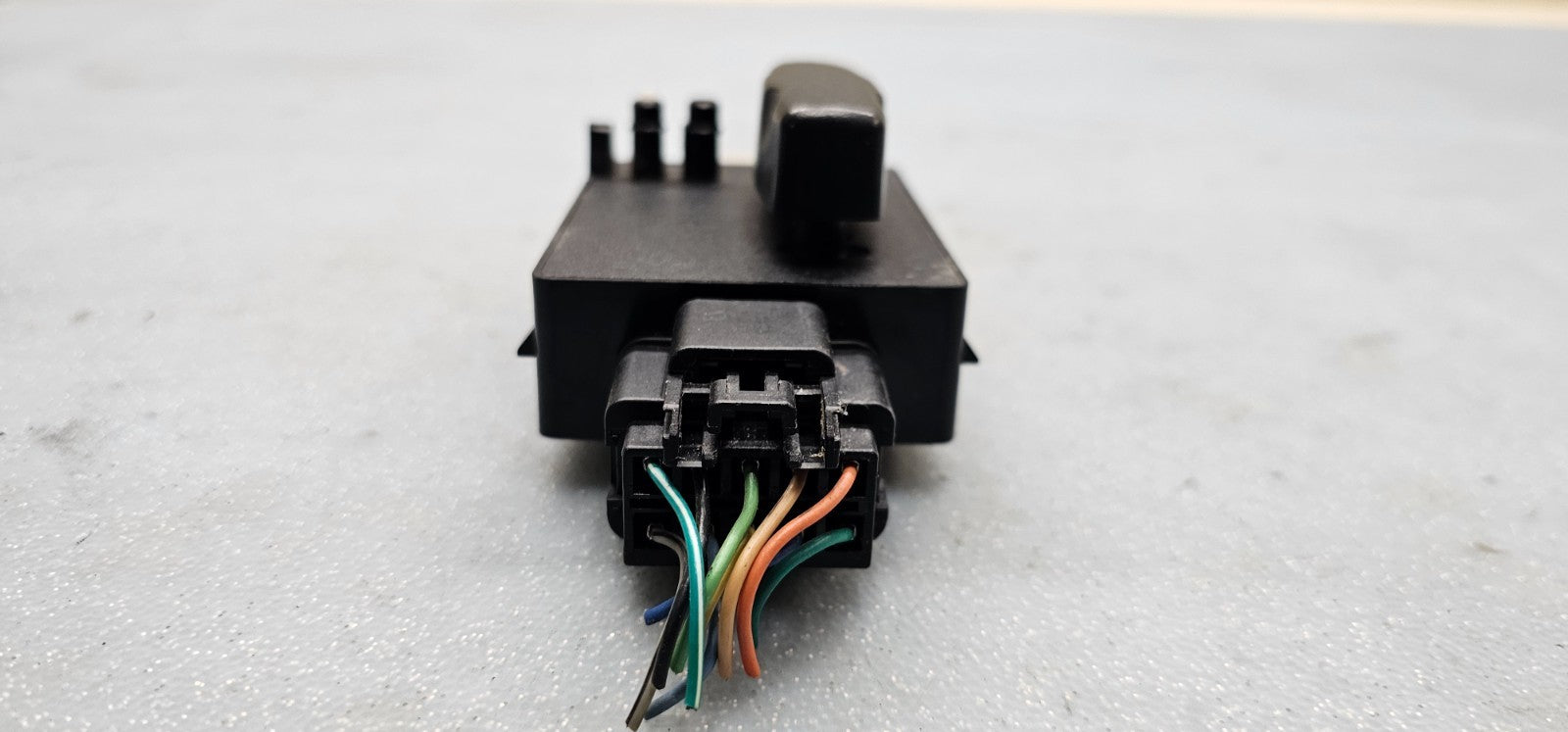 🔥04-11 TRAILBLAZER ENVOY CADILLAC STS LEFT DRIVER SEAT SWITCH BEZEL BLACK
