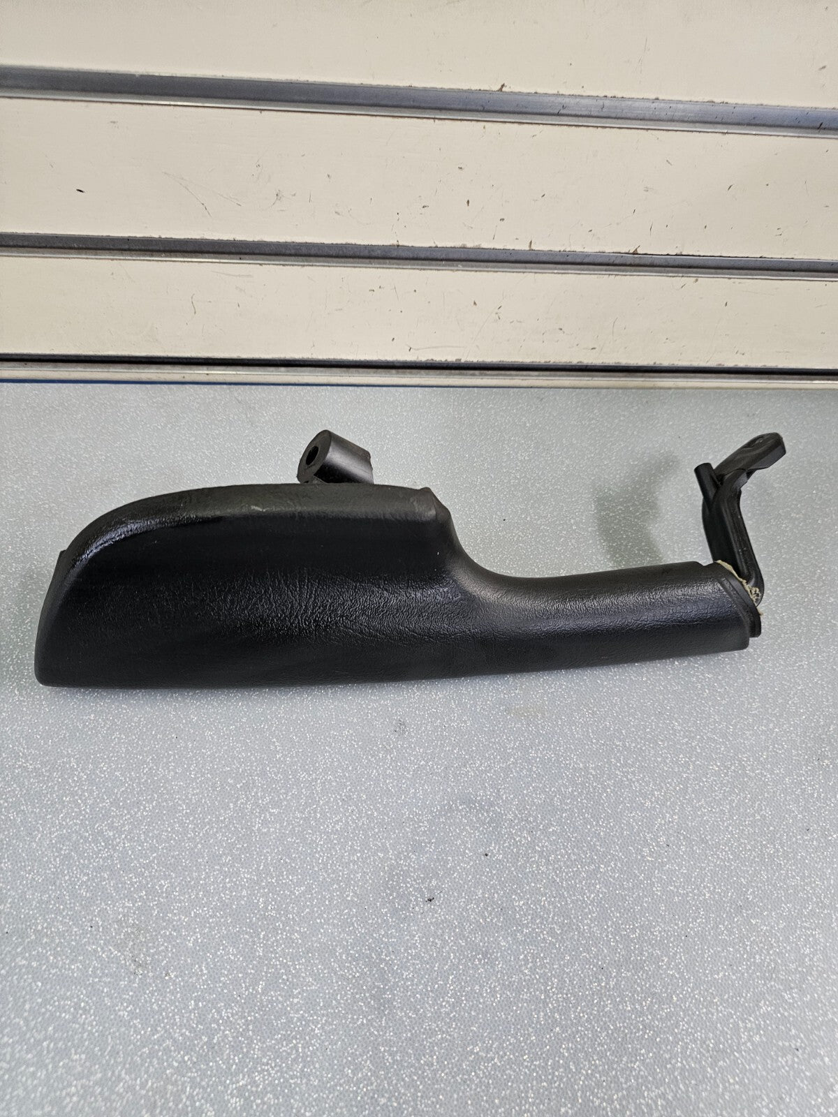 🔥02-09 TRAILBLAZER Door Panel ARMREST Pull Handle FrontRIGHT Passenger BLACK H4