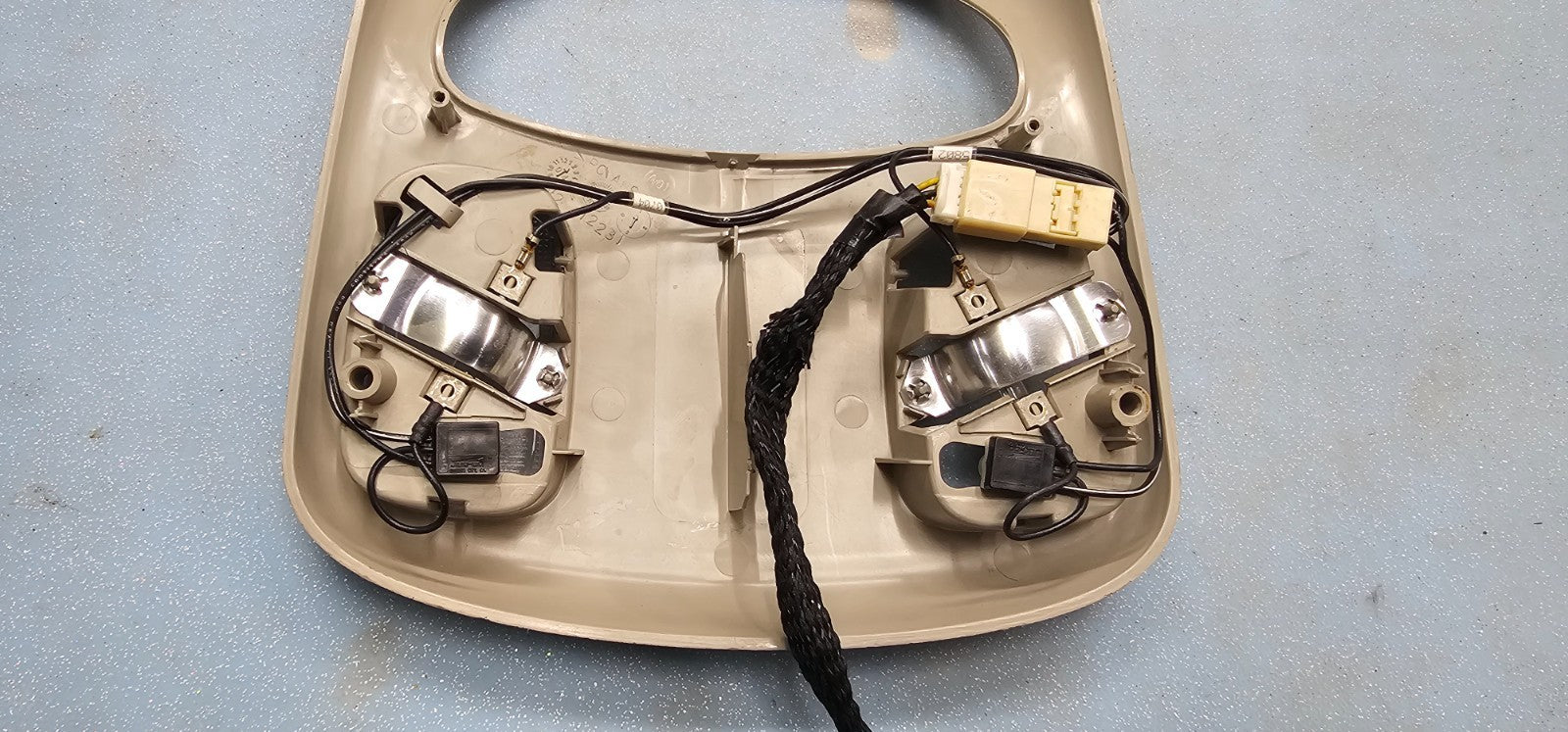 🔥02-05 Dodge Ram Overhead Console Map Dome Light Lamp Storage Assembly Tan
