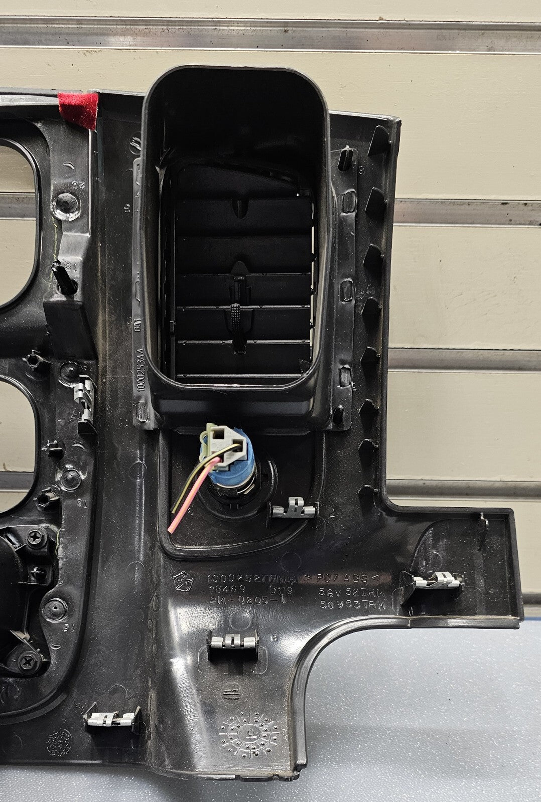🔥02-05 Dodge RAM Dash RADIO Audio Stereo Bezel Climate Trim Panel Black B10