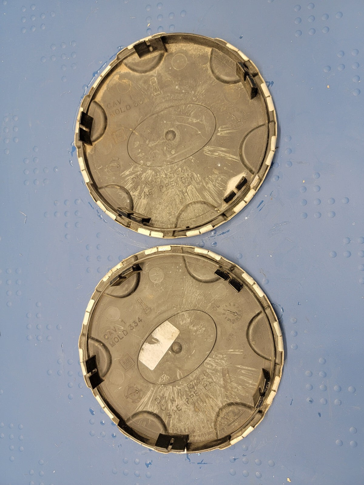 1998-2001 OLDSMOBILE BRAVADA WHEEL CENTER CAPS SET OEM