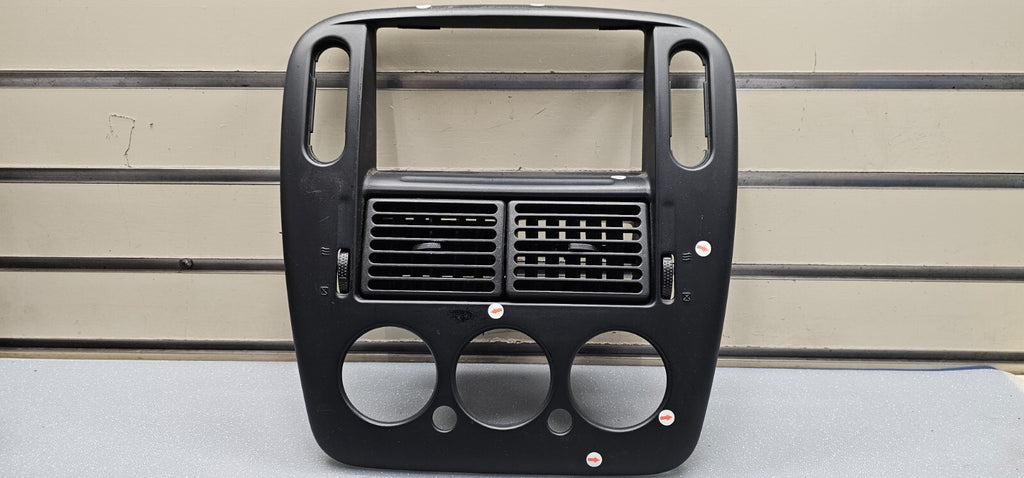 🔥02-05 EXPLORER RADIO AUDIO CLIMATE CONTROL BEZEL TRIM INSTRUMENT PANEL Black