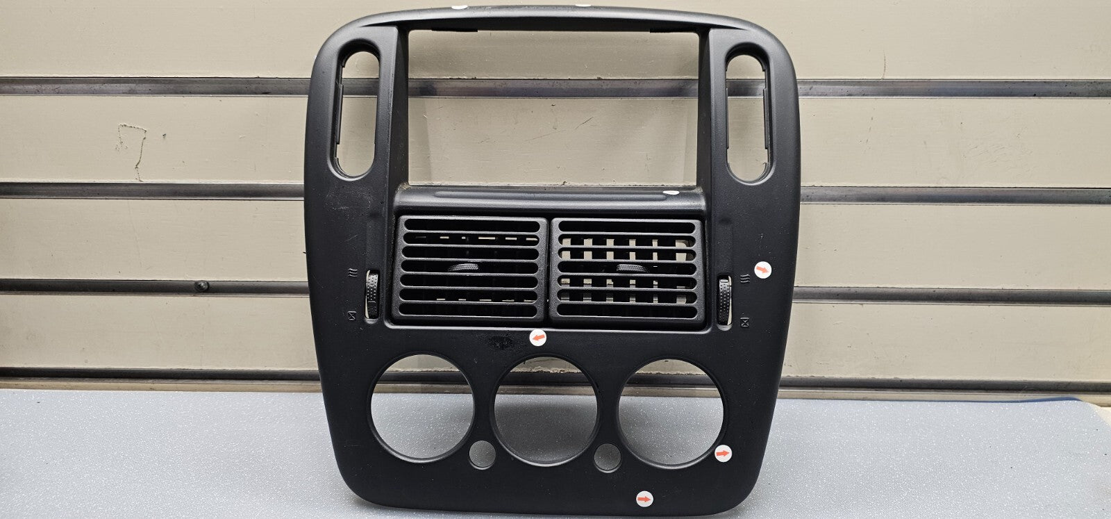 🔥02-05 EXPLORER RADIO AUDIO CLIMATE CONTROL BEZEL TRIM INSTRUMENT PANEL Black