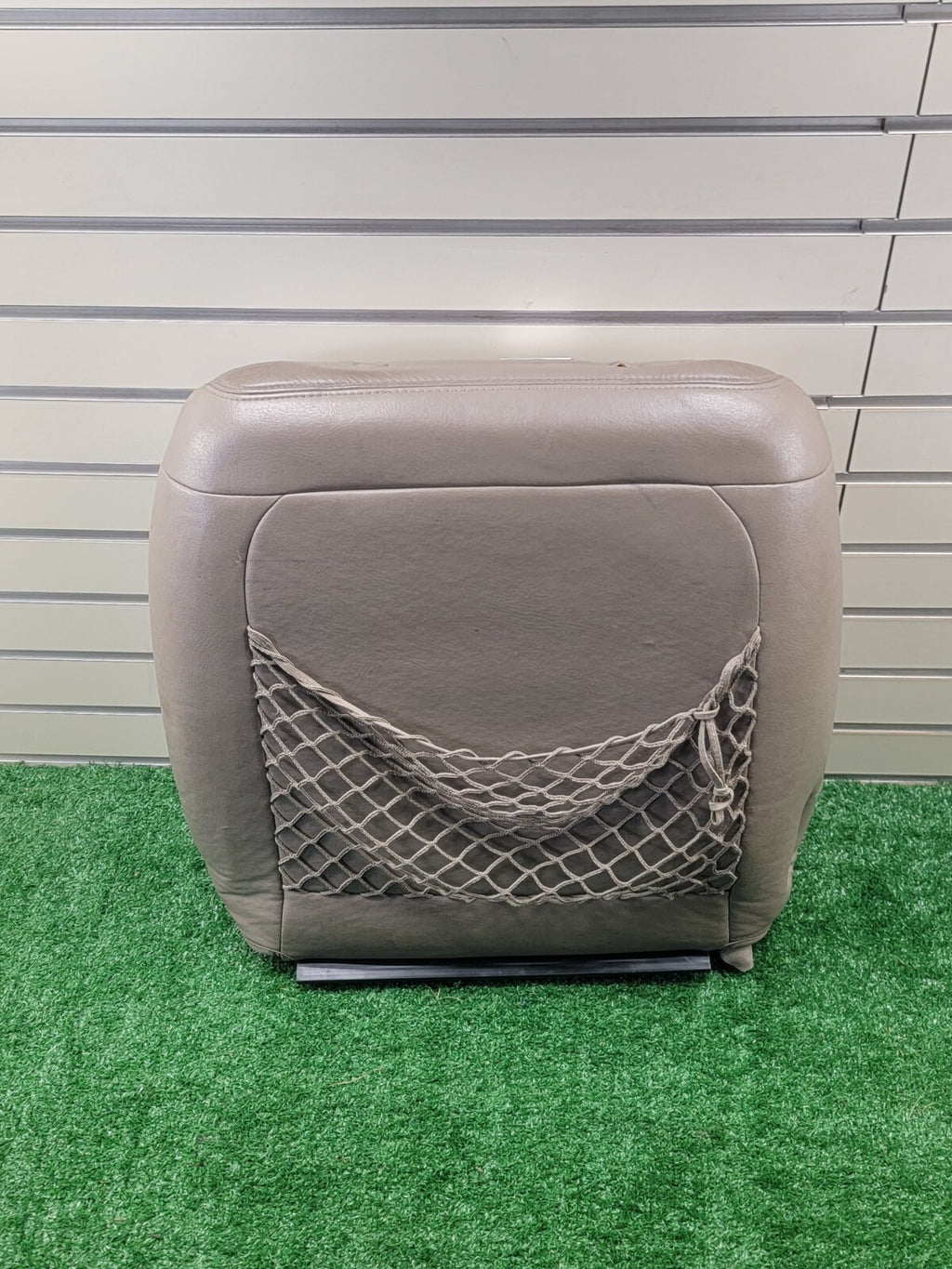 🔥1995-1999 Chevy GMC Silverado  Seat rest cushion leather front right V2 TAN