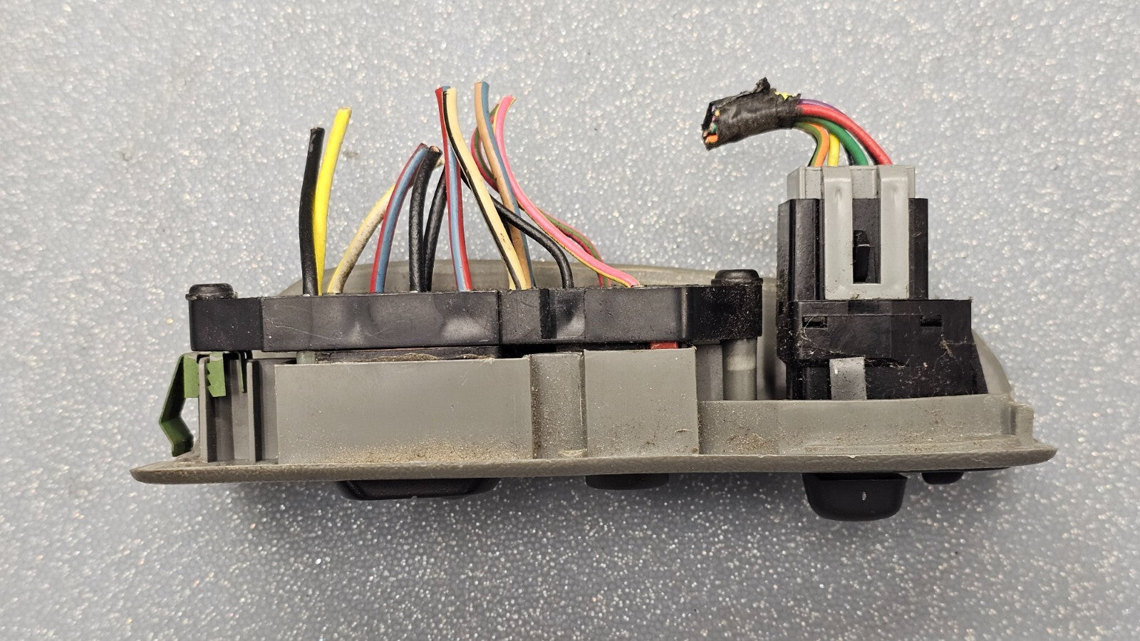 03-08 Ford  E150 E250 E350 Left Driver Door Mirror Window Power Lock Switch Gray
