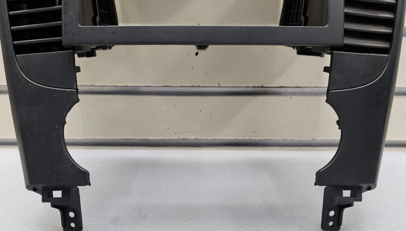 🔥2006-2014 Kia Sedona Center Dash Instrument Panel Radio Bezel Trim AIR VENTS