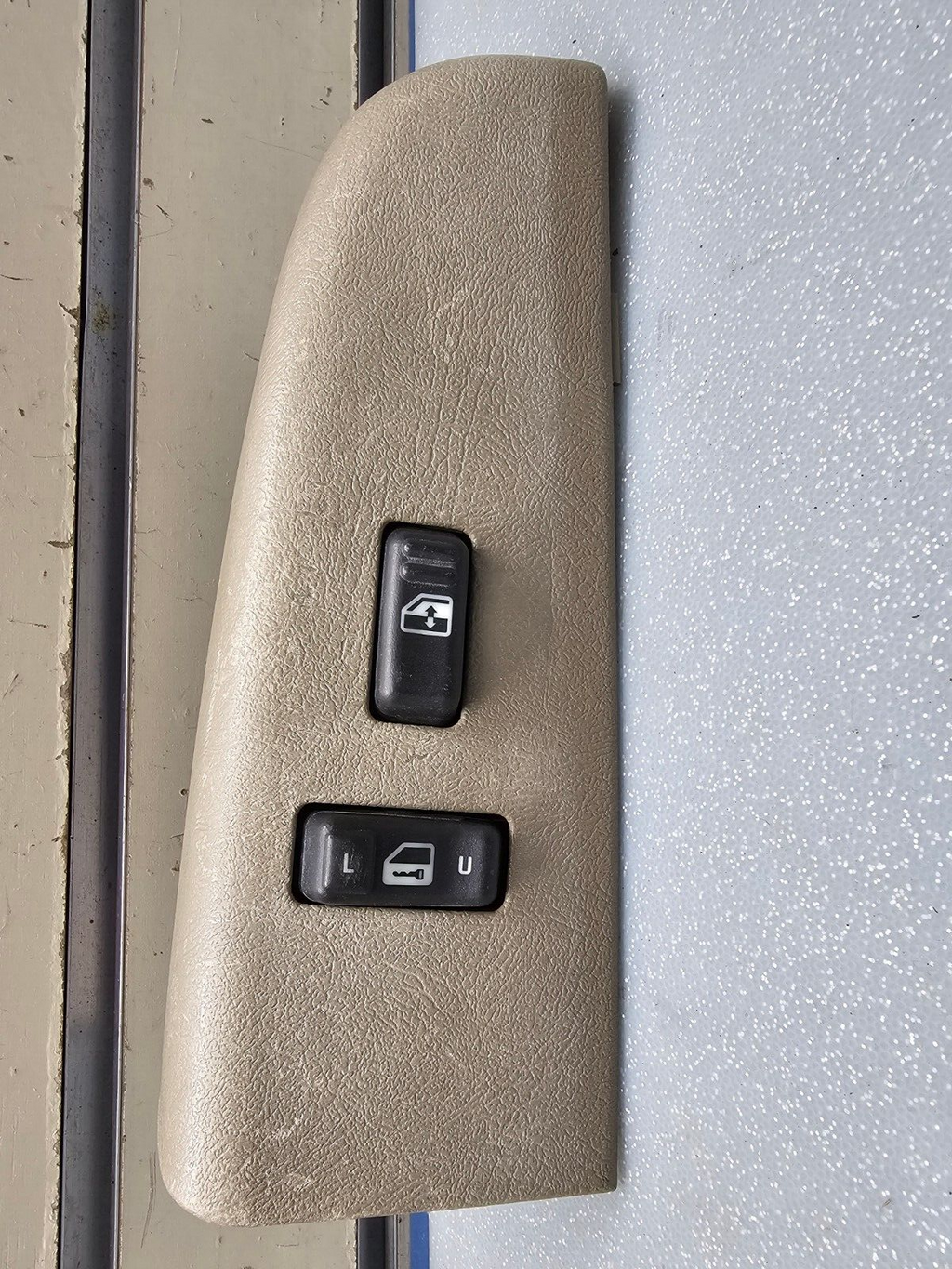 99-02 Silverado SIERRA Front RIGHT Passenger Power Window Switch Lock LT Tan WS3