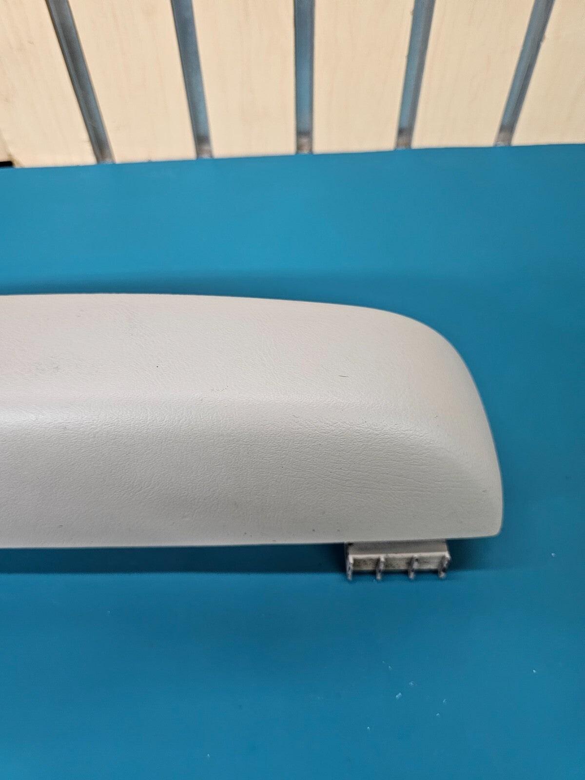 🔥99-06 Silverado SIERRA TAHOE Door Panel ARMREST Rear LEFT Handle LIGHT TAN H3