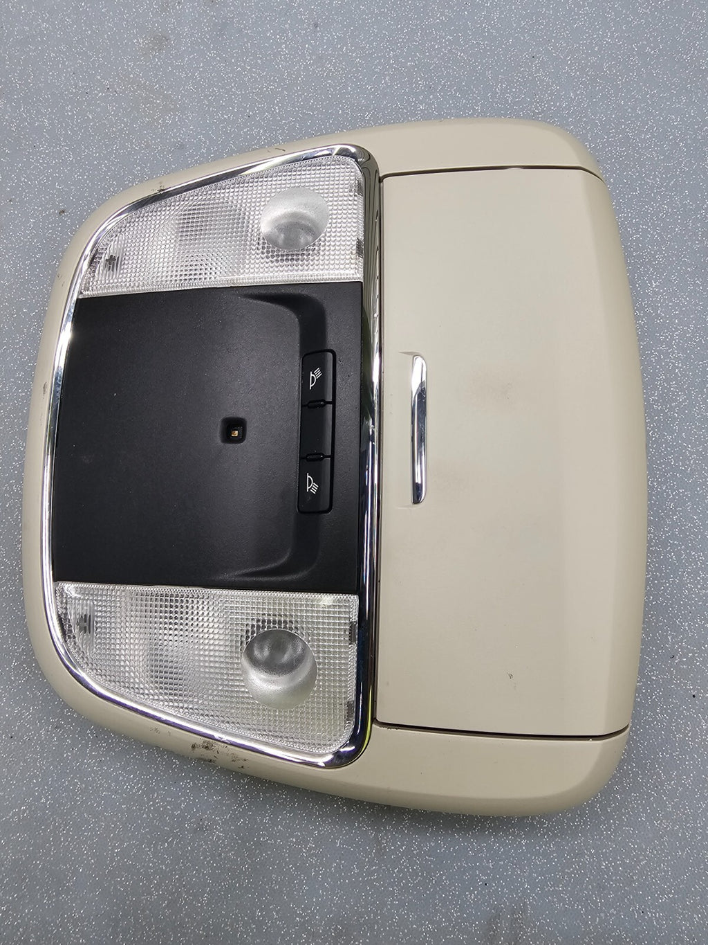 14-20 DODGE DURANGO CENTER OVERHEAD CONSOLE ROOF DOME LIGHT STORAGE LT TAN/BLACK