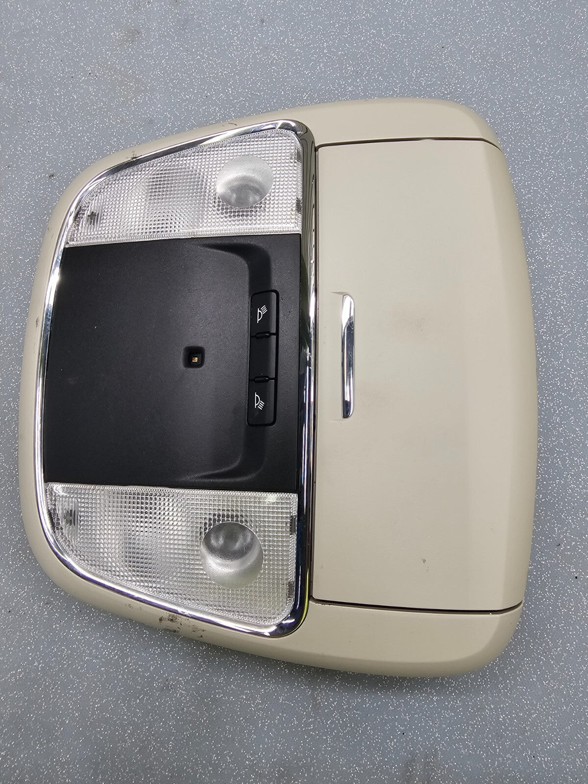 14-20 DODGE DURANGO CENTER OVERHEAD CONSOLE ROOF DOME LIGHT STORAGE LT TAN/BLACK