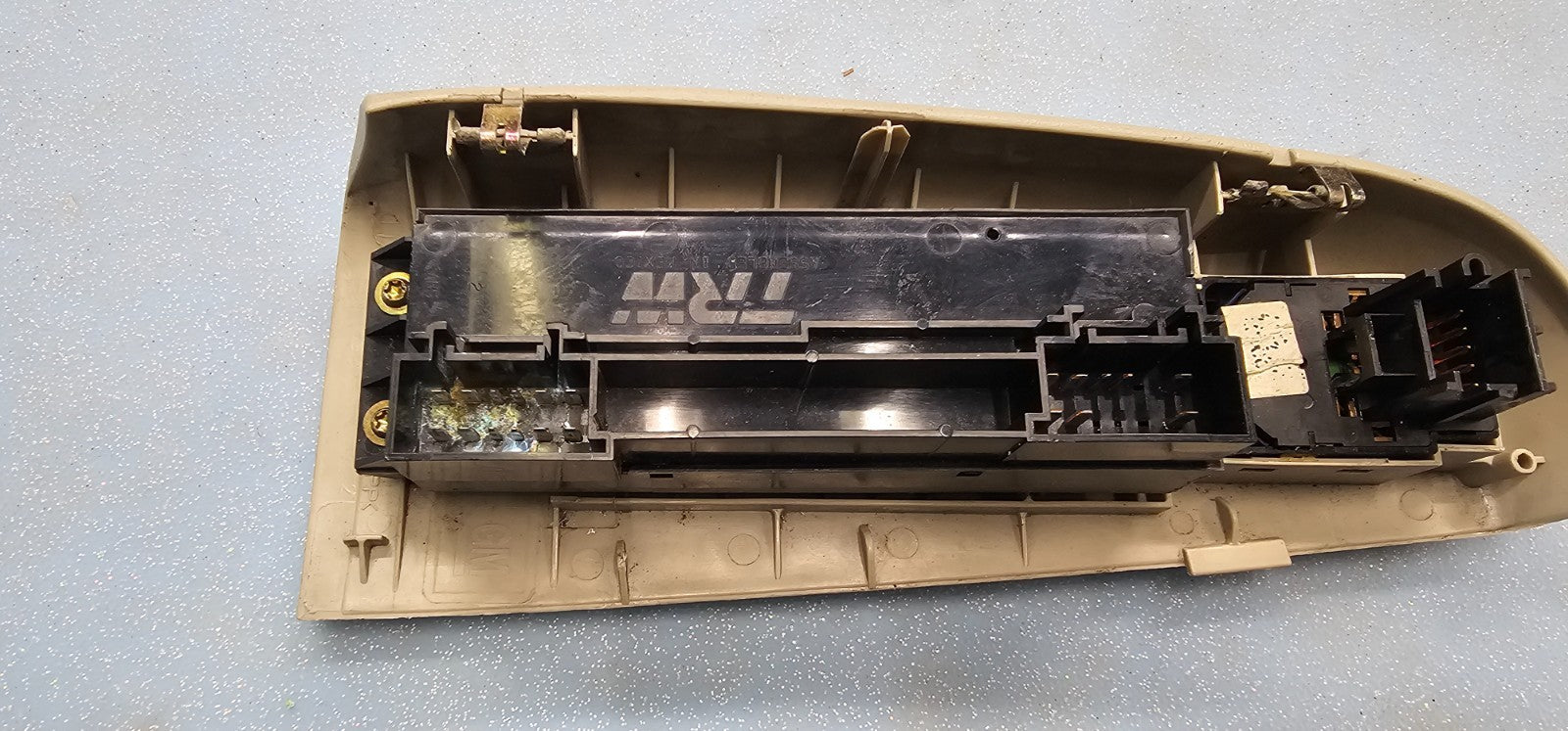 🔥99-02 Tahoe Suburban Yukon Left Driver Master Power Window Switch Assembly Tan
