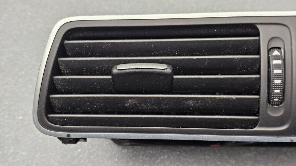 09-15 Volkswagen VW CC PASSAT DASH CENTER AC AIR VENT GRILLE HEATER PANEL BLACK