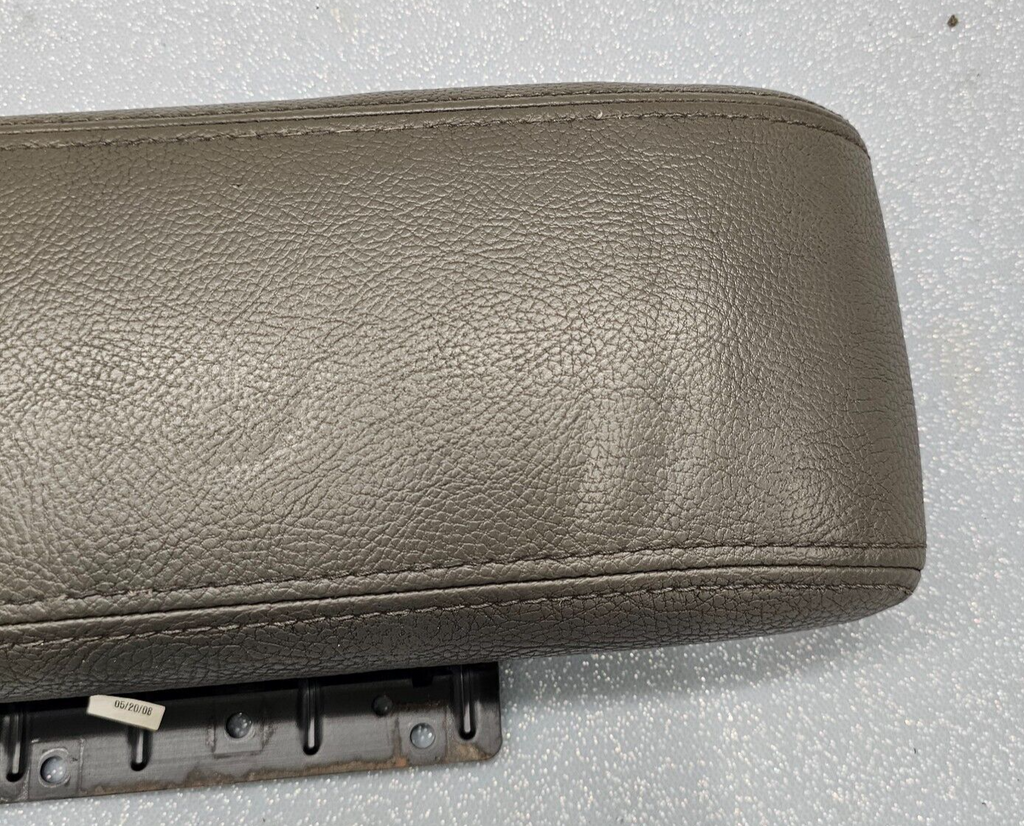 08-11 Dodge Dakota Center Console Lid Armrest Top Pad Leather Cover Assembly Tan