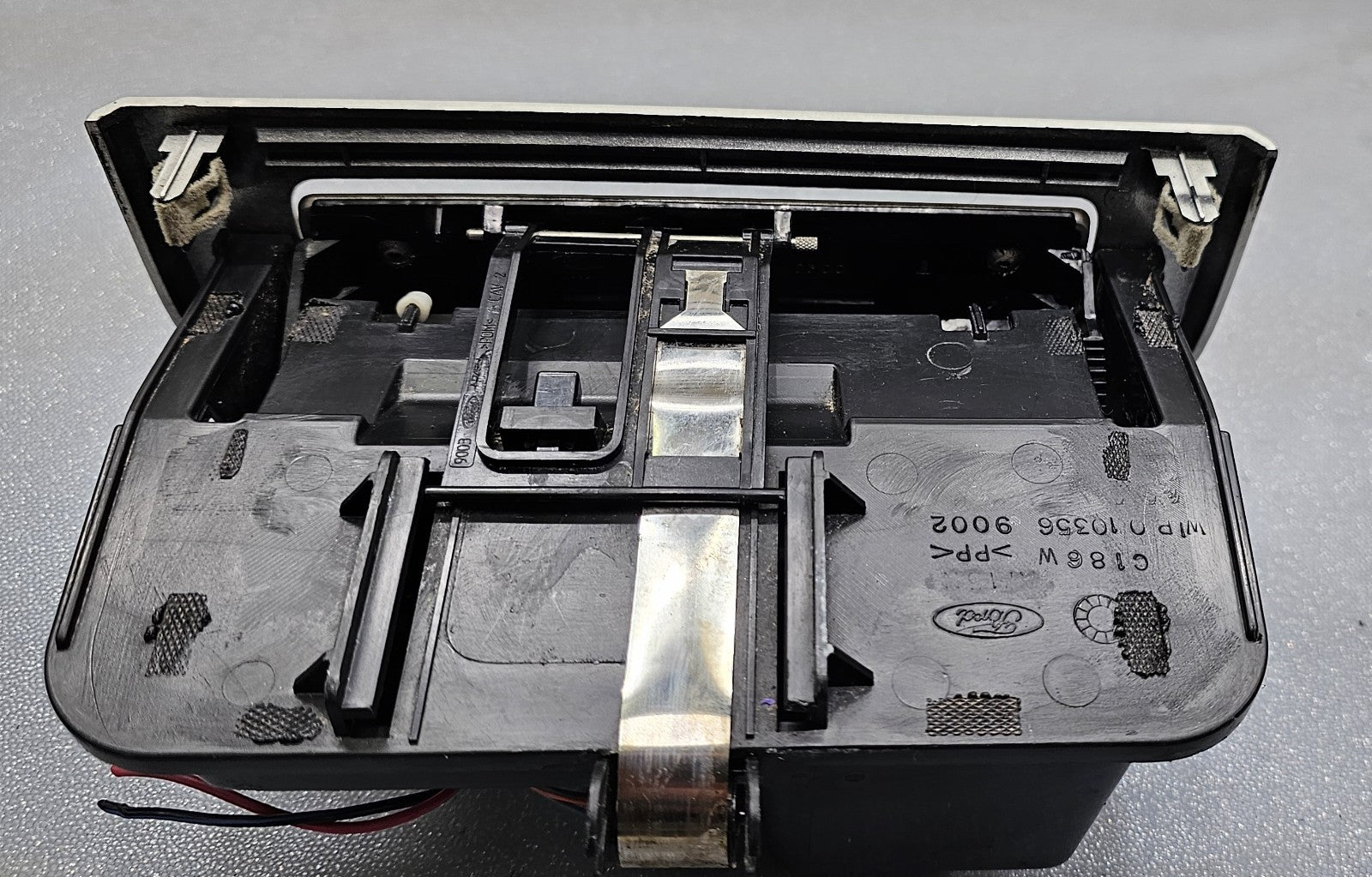 🔥07-10 Lincoln MKX Interior Dash Storage Compartment Assembly Bezel Silver
