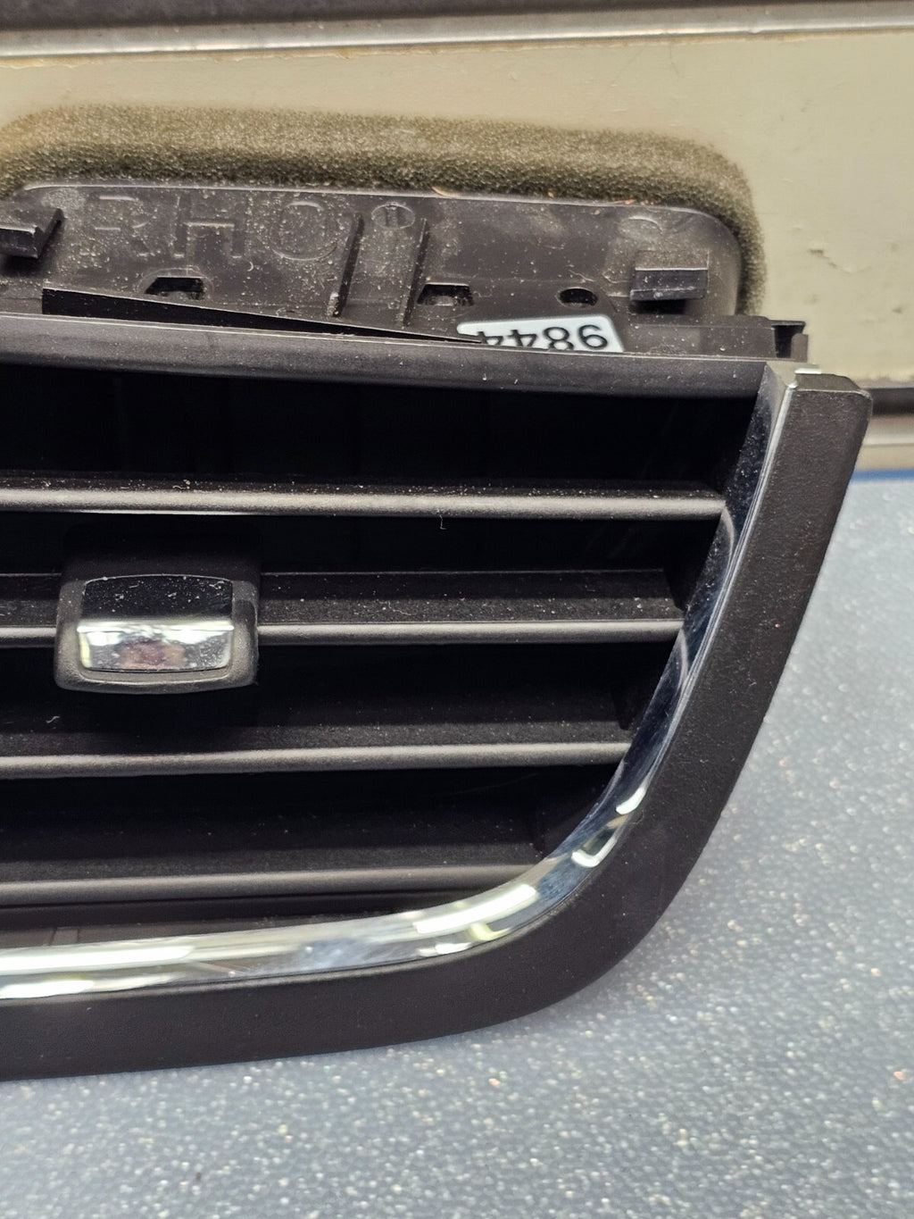 11-14 EDGE DASH FRONT RIGHT PASSENGER AIR VENT HEATER CONDITIONING BLACK/SILVER