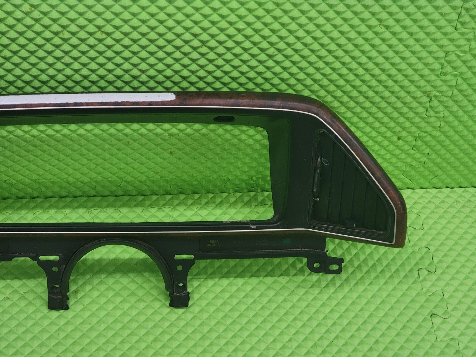87-91 Ford F-150 F250 BRONCO Dash CLUSTER Bezel Speedo Gauge Trim woodgrain C11