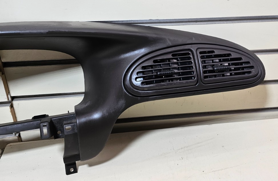 96-00 Caravan Voyager Dash instrument cluster Speedometer Tachometer Bezel Black